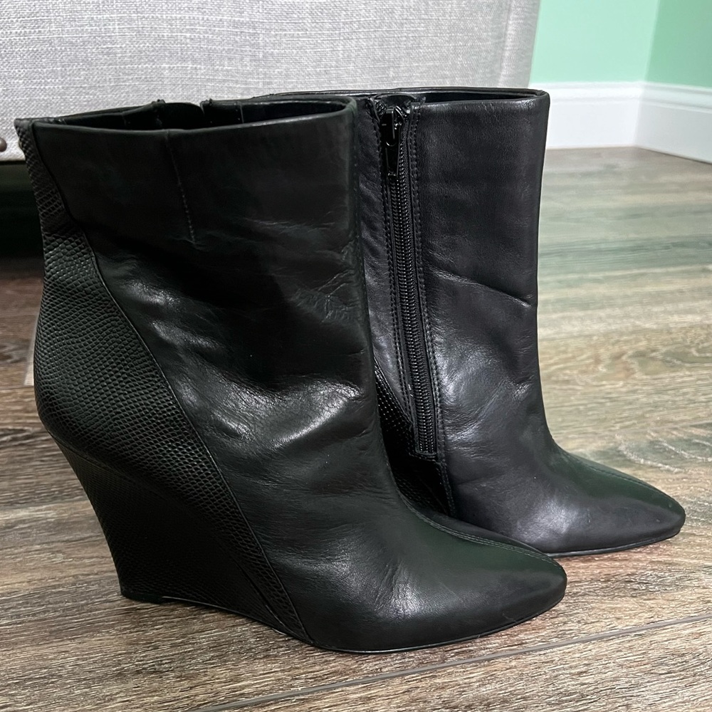 Lord & Taylor 424 Fifth Booties